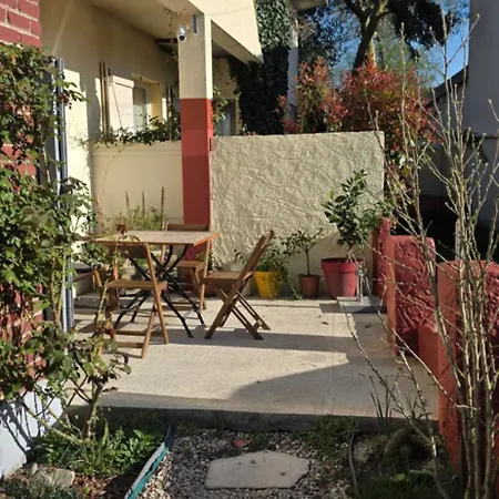 Maison Au Calme Avec Jardin Clos Hébergement de vacances *